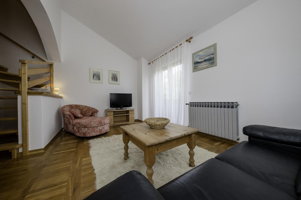 Apartments Dedic Supetarska Draga Exterior photo