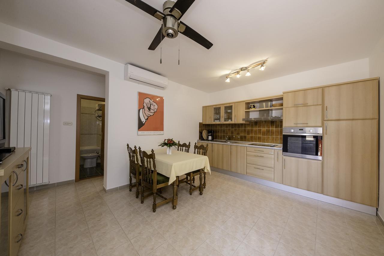 Apartments Dedic Supetarska Draga Exterior photo